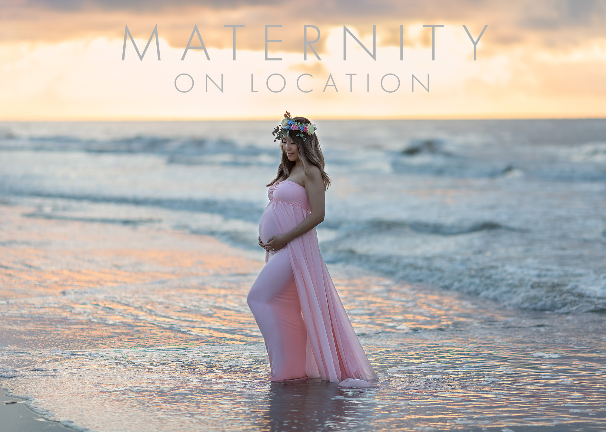 Maternity Photographer, pregnant woman stands before the ocean