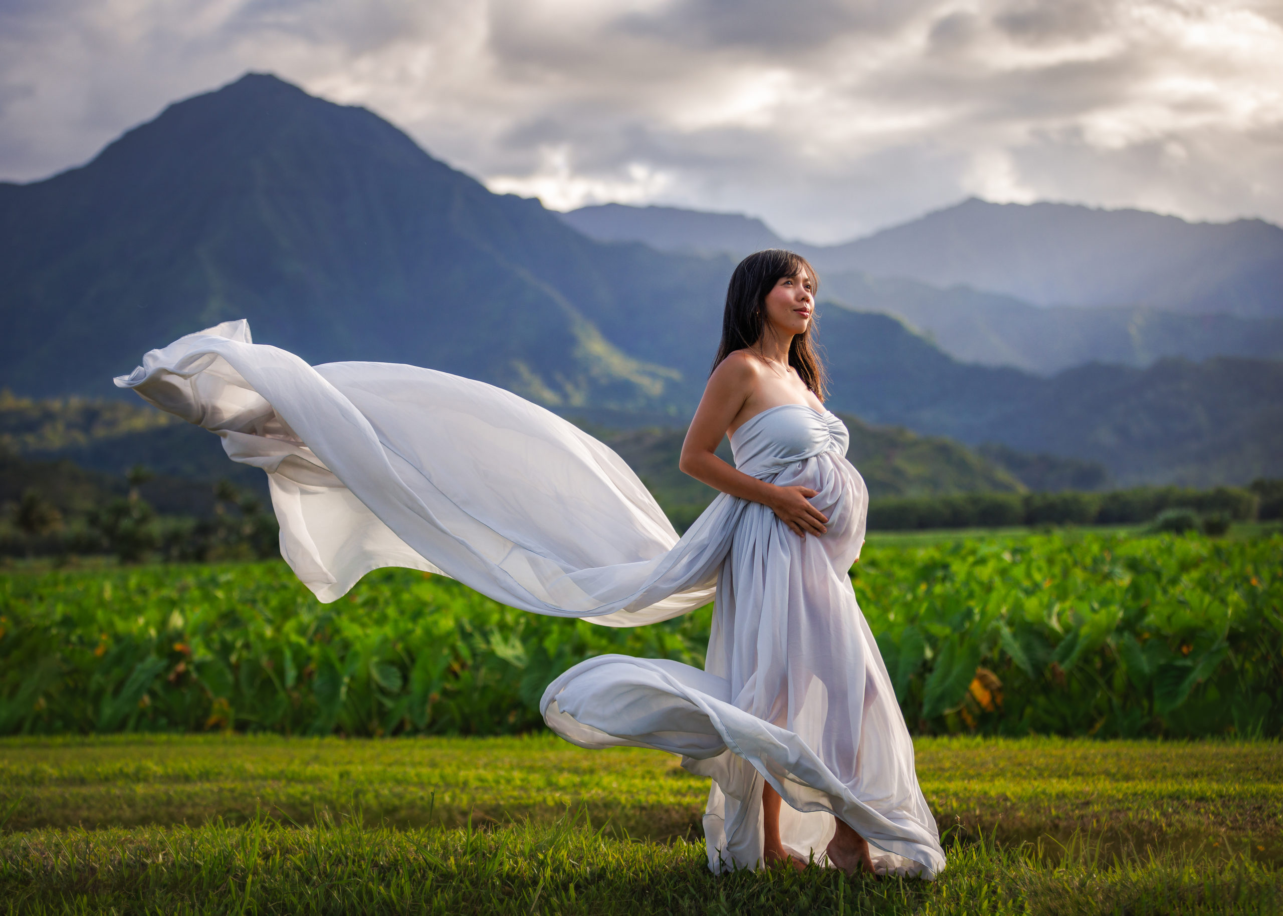 maternity session kauai hanalei